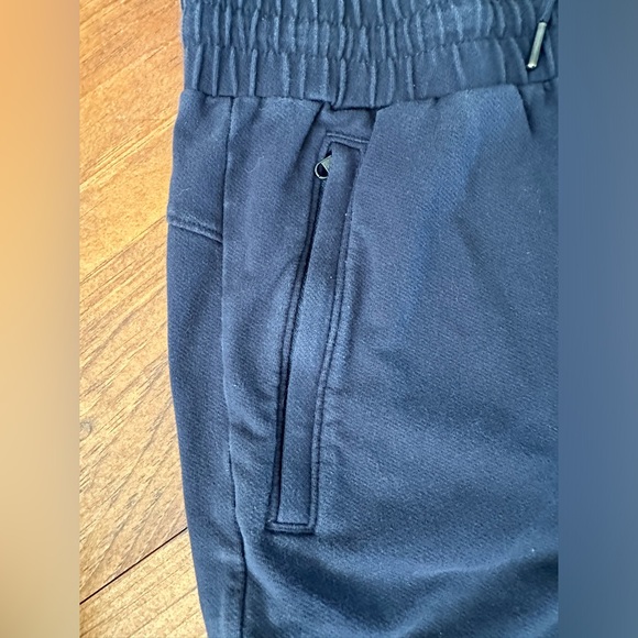 Calia shorts by Carrie Underwood - Picture 3 of 4